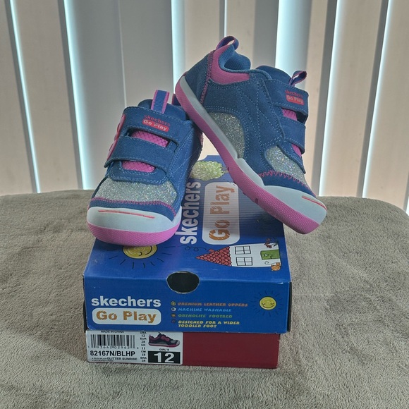 Girls sketchers sneakers - Picture 2 of 7